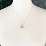 Galaxy Feather – Tierhaar-Anhänger mit Silberfeder