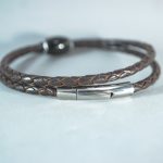 Herrenarmband mit Equibead Long S an geflochtenem 3 mm Wickel-Lederband mit Edelstahl-Kippverschluss