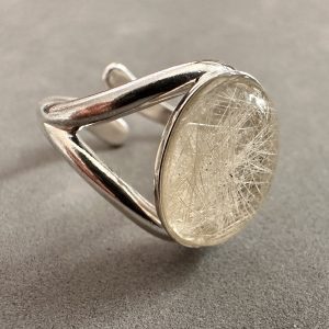 Ring Ceres 10 x 15 mm mit Tierhaar oder Asche, in 925 Sterlingsilber gefasst