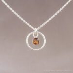 Ring-Anhänger mit tierhaar-Minicabochon