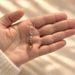 Galaxy Vega – Kugelanhänger mit Tierhaar und Zirkonia – 925 Silber