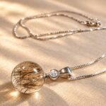 Galaxy Vega – Kugelanhänger mit Tierhaar und Zirkonia – 925 Silber